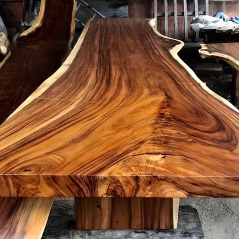 Kawa Live-Edge Nussbaum Tisch — Bild 3